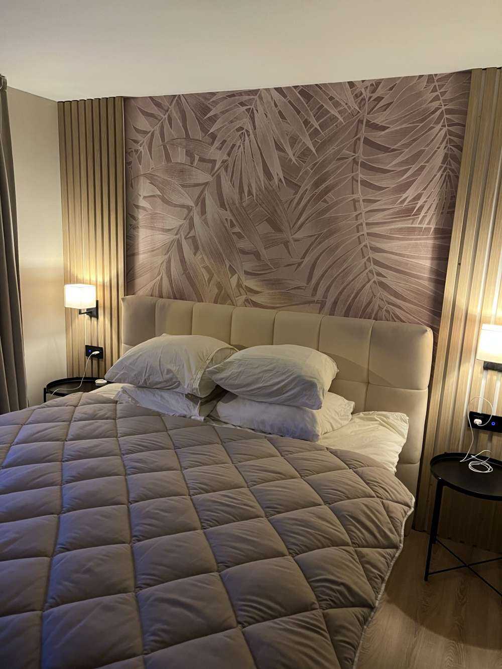 Teksturowane liście palmy, beżowy