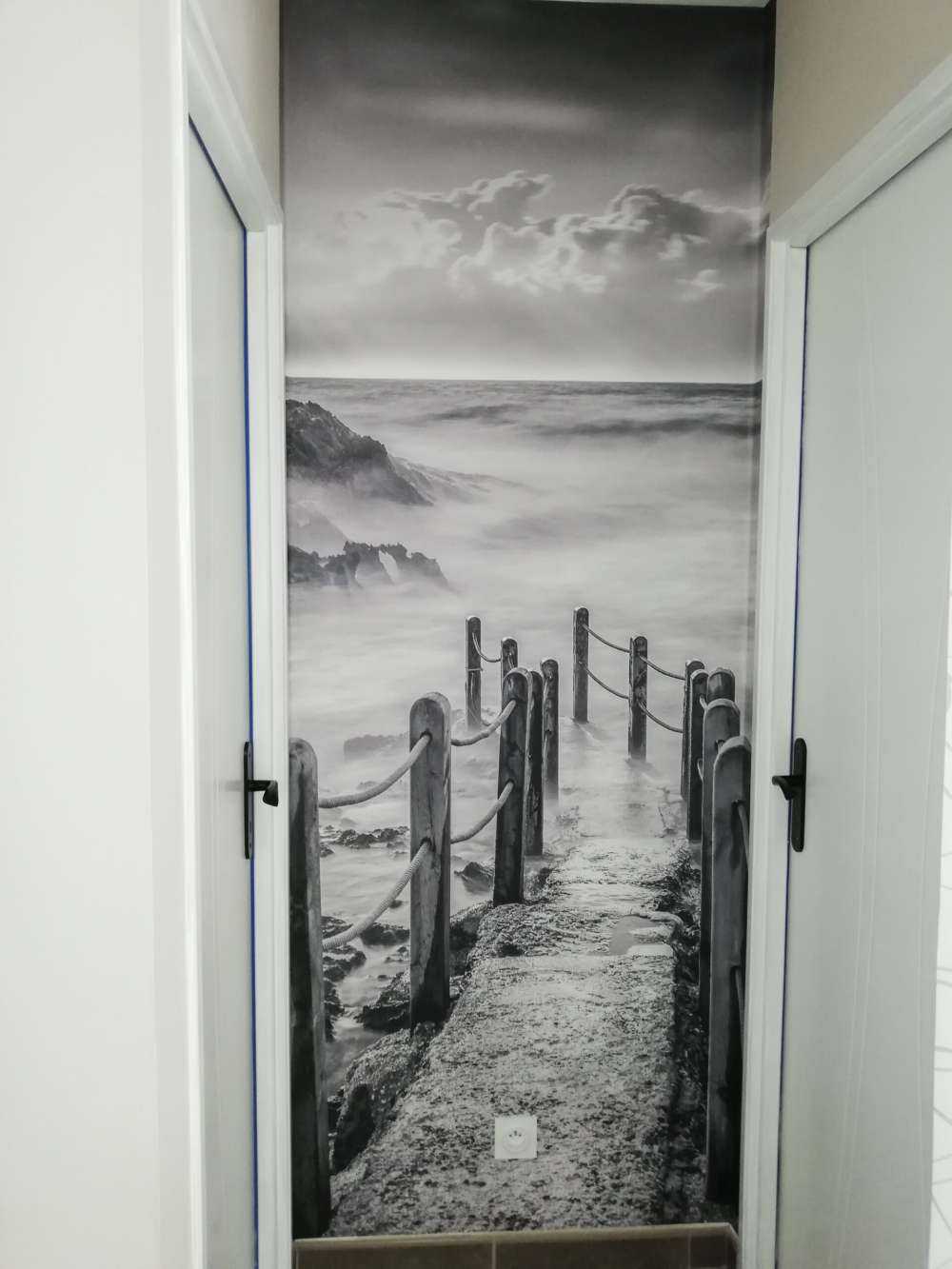 Drewniany mostek w mgle