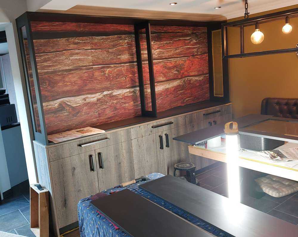 Szorstkie deski drewniane