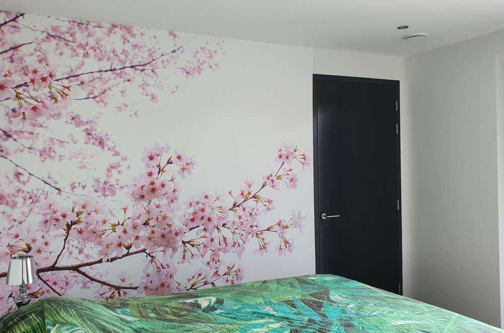 Gałęzie z różowymi kwiatami