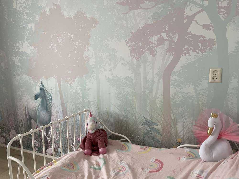 Niebieski i różowy las