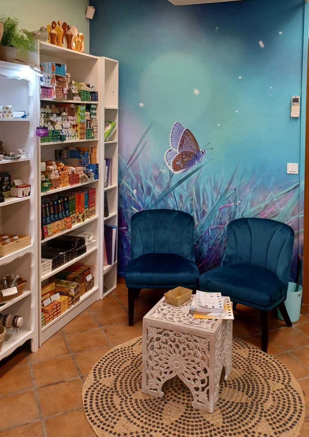 Motyl w porannej rosie