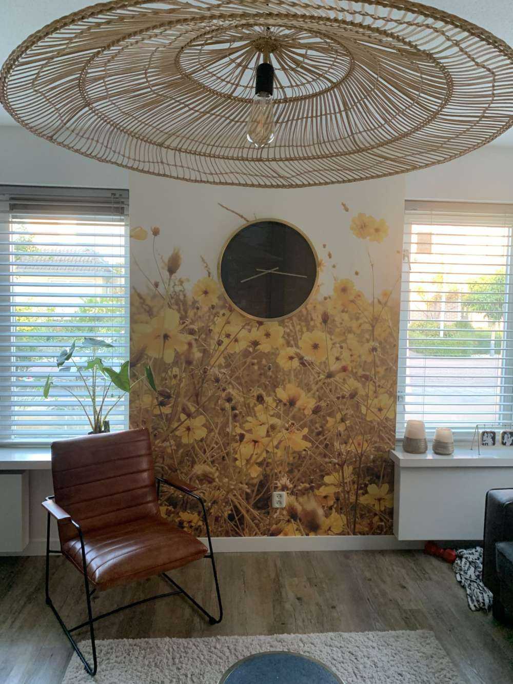 Żółte kwiaty o wyglądzie vintage