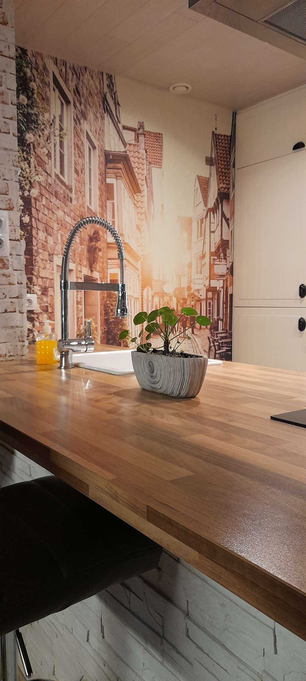 Zachód słońca na starej ulicy