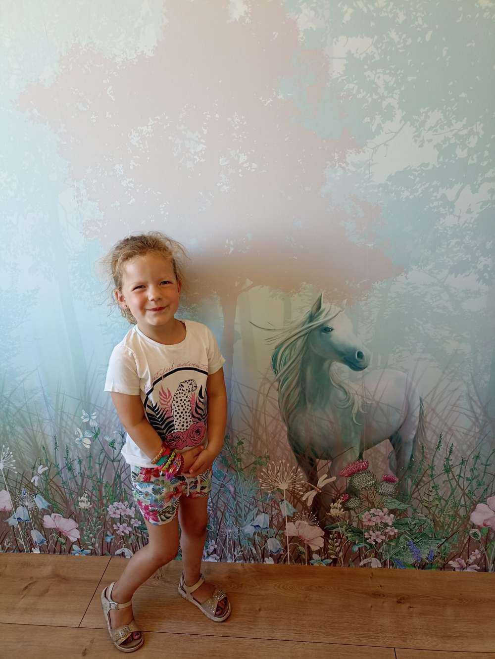 Niebieski i różowy las