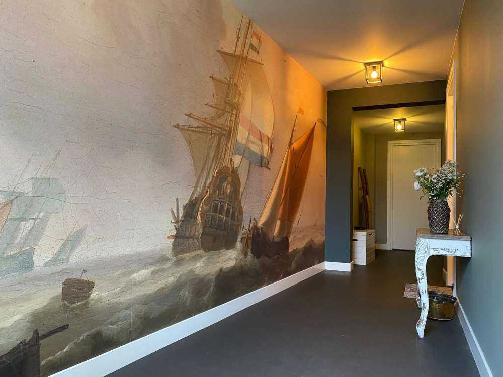 Skaliste morze ze statkami