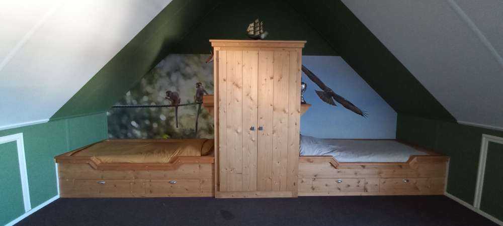 Małpy wiewiórki na linie