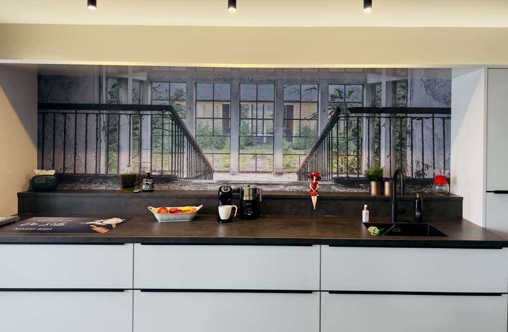 Schody w opuszczonym budynku