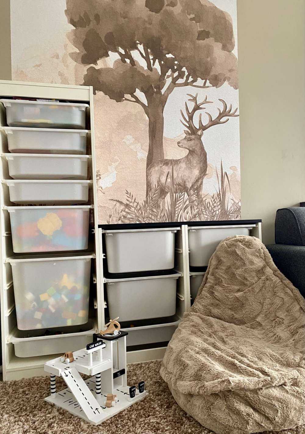 Zwierzęta leśne w kolorze taupe