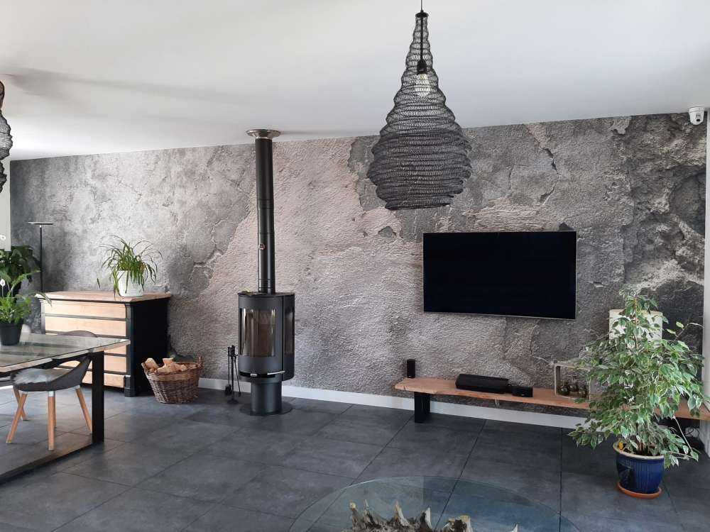 Beton spękany ze stiukiem