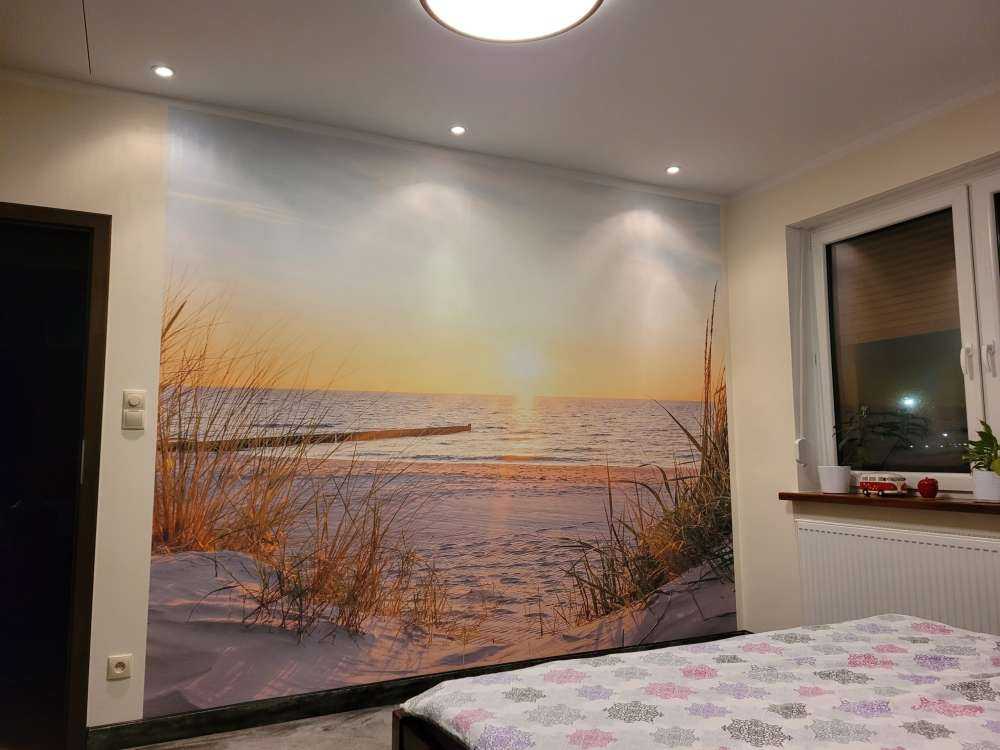 Plaża wydmowa przy zachodzie słońca