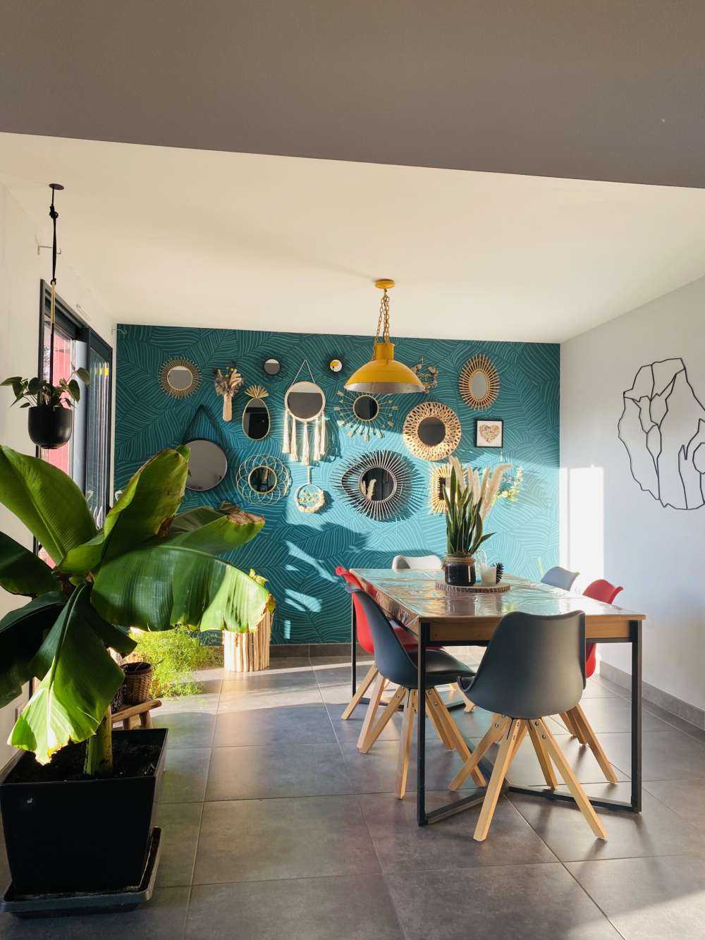 Ciemnozielone liście