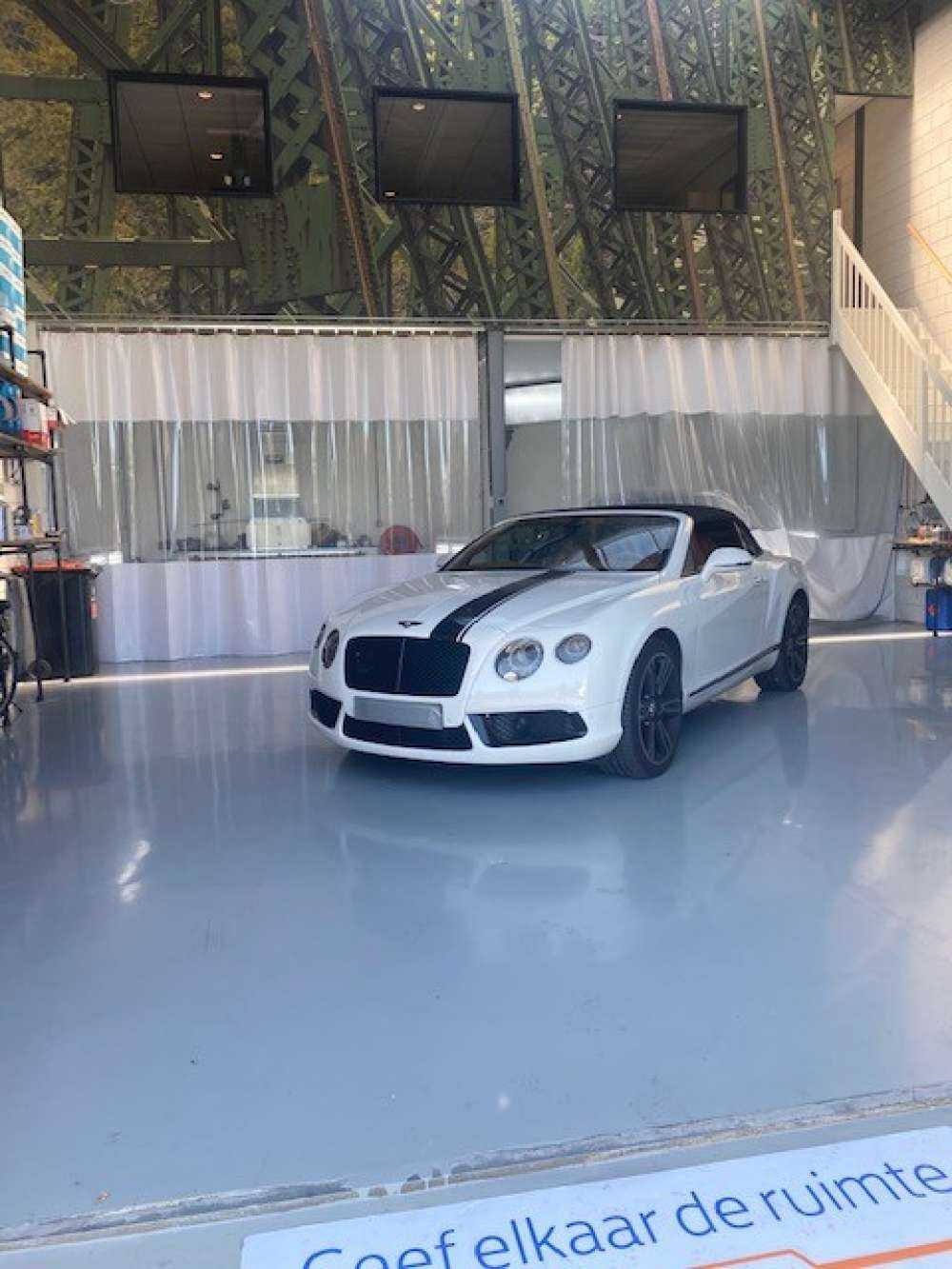 Stary most kolejowy o konstrukcji stalowej