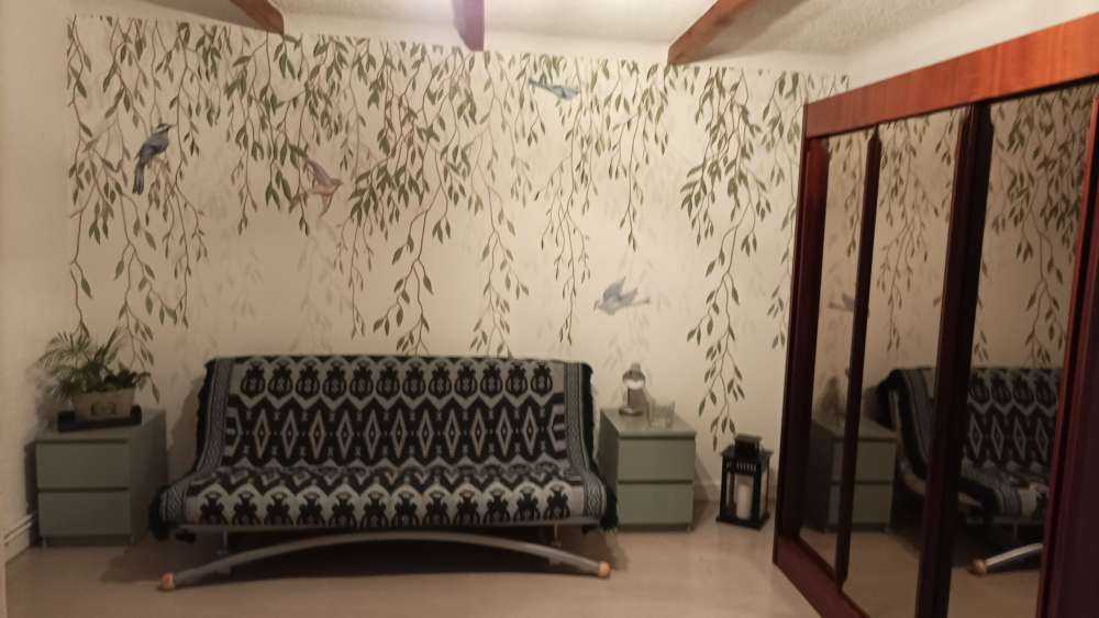 Zwisające gałęzie i ptaki