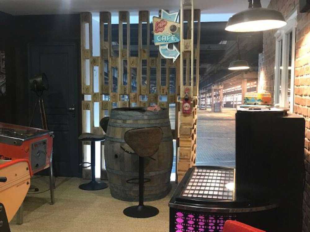 Stary opuszczony garaż