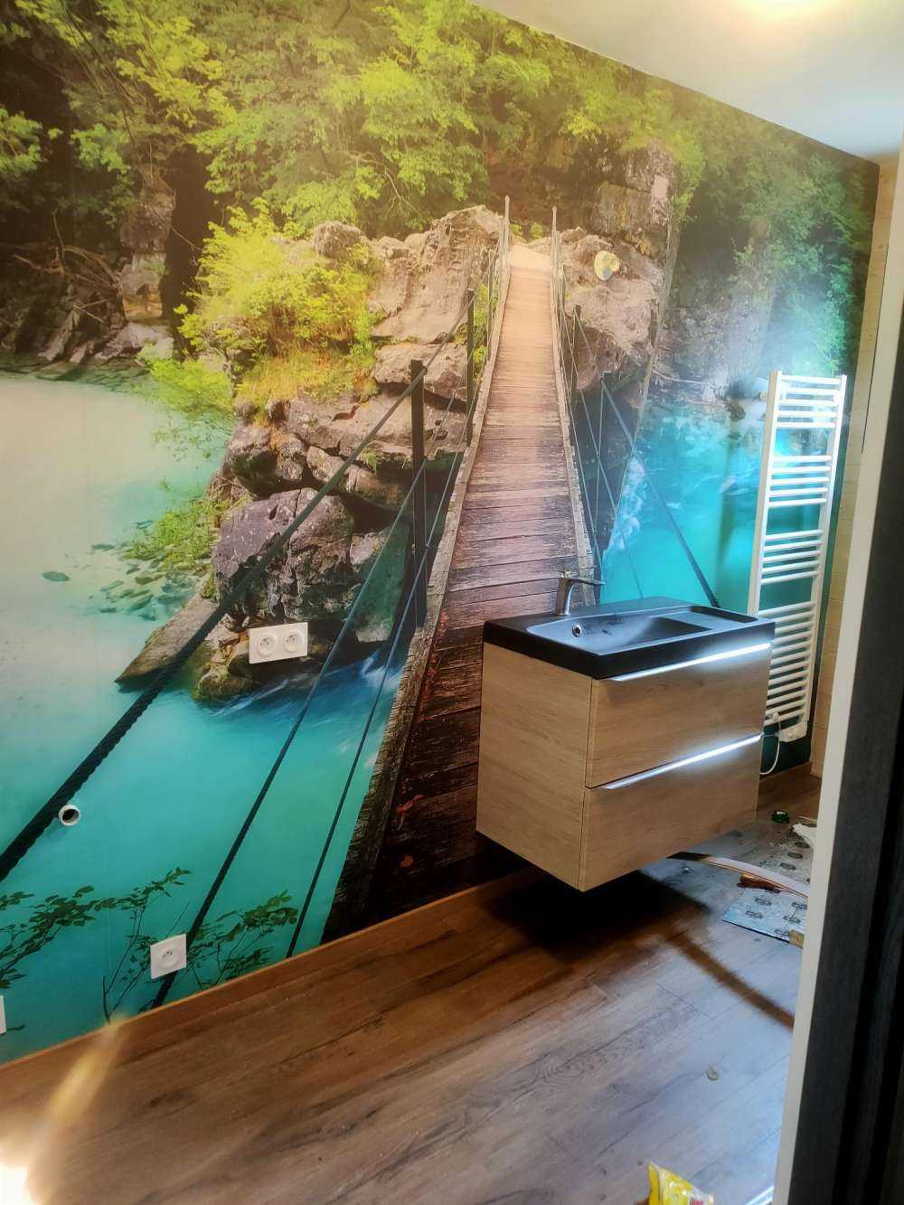 Most nad piękną, błękitną rzeką