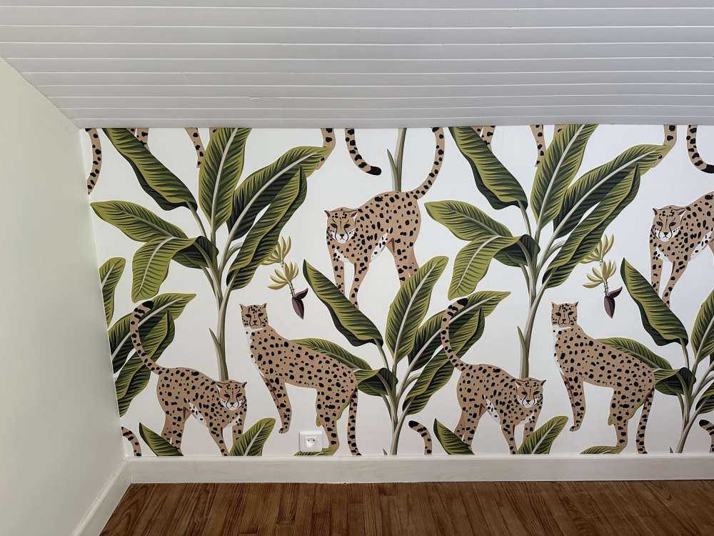 Gepard między drzewami