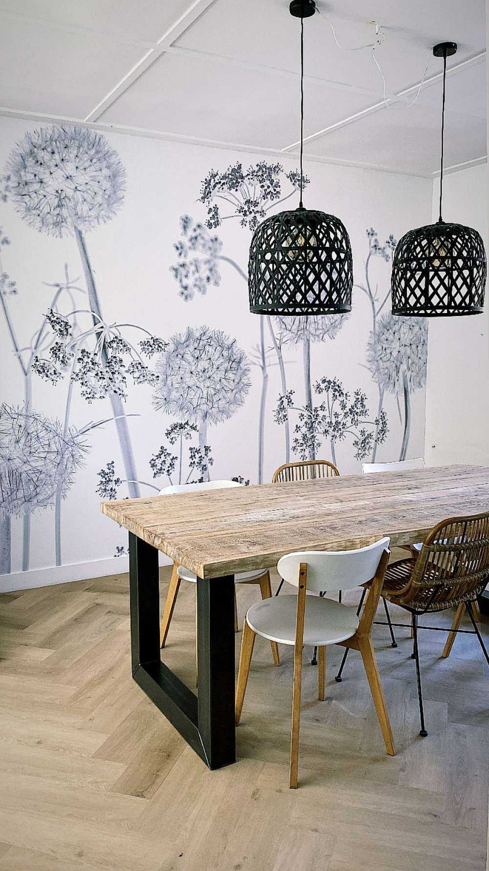 Kwiaty łąkowe w czerni i bieli