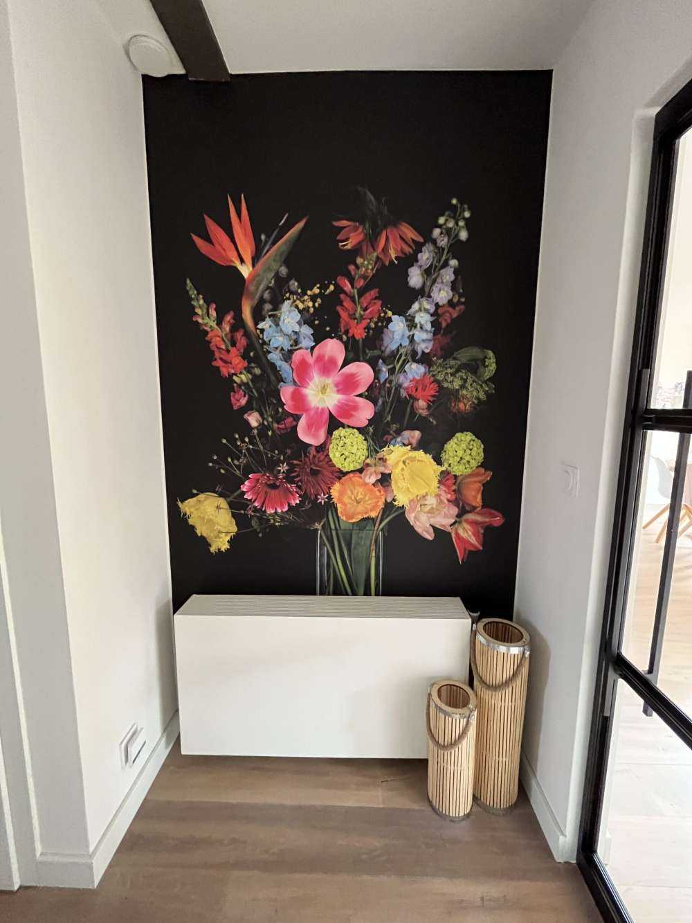 Bukiet kwiatów w szklanym wazonie