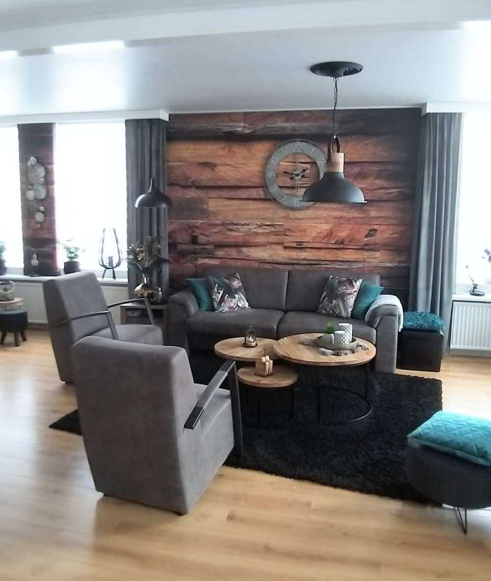 Szorstkie deski drewniane