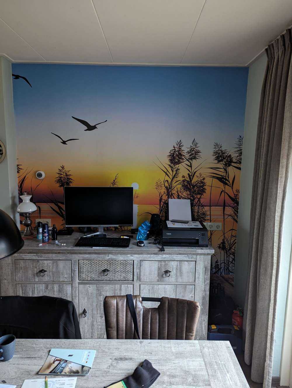 Zachód słońca nad jeziorem