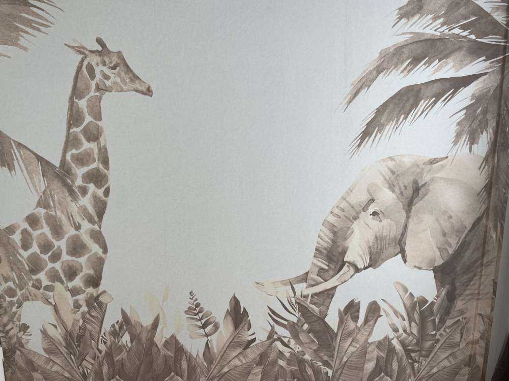 Różne zwierzęta z dżungli w kolorze taupe