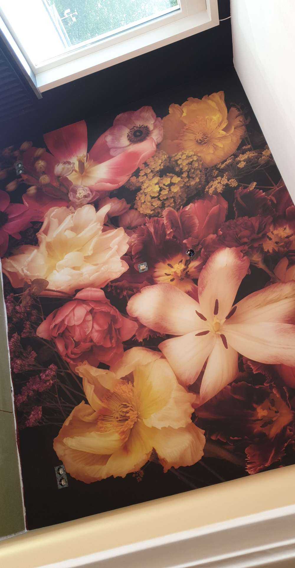 Piękny i kolorowy wianek z kwiatów