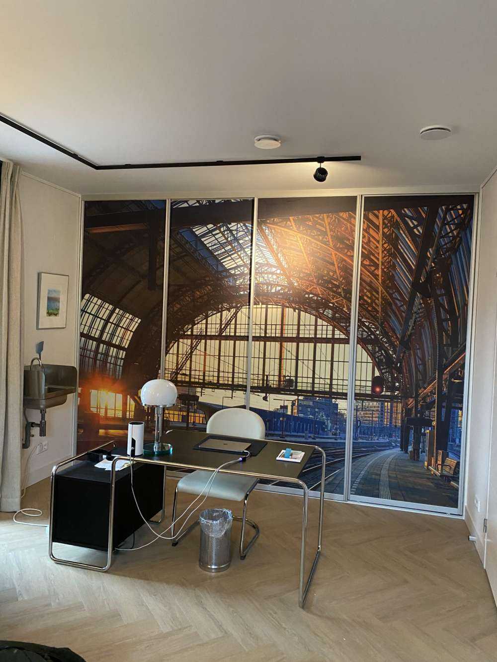 Wschód słońca na stacji