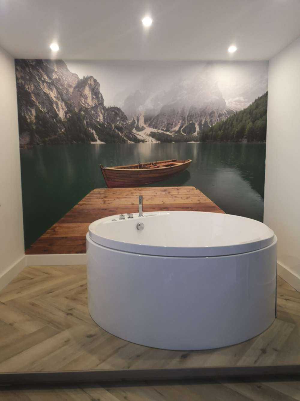 Łódka przy nabrzeżu