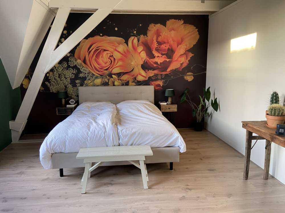 Girlanda z ułożonych kwiatów