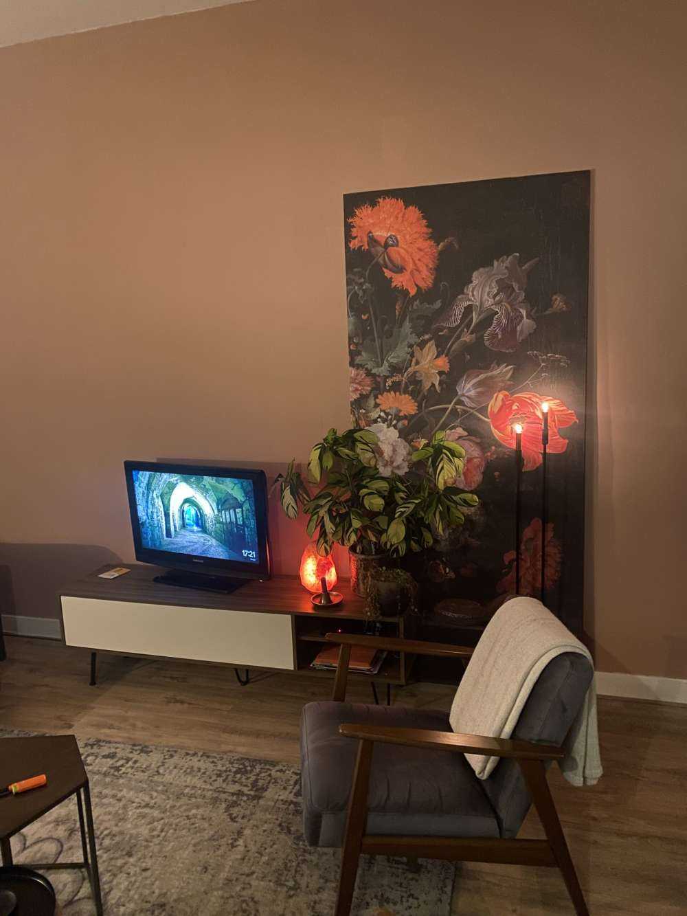 Martwa natura z kwiatami i zegarkiem