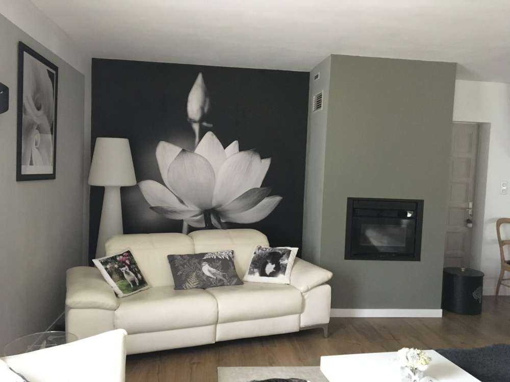 Kwiaty lotosu czarno-białe