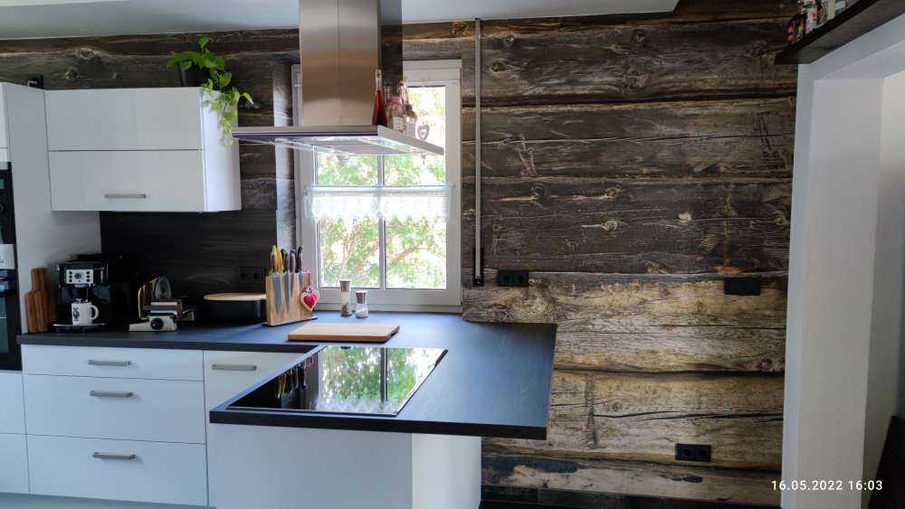 Drewno palone na niebiesko