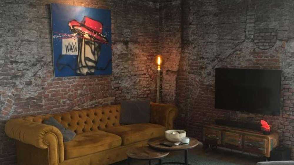 Stary odrestaurowany mur miejski