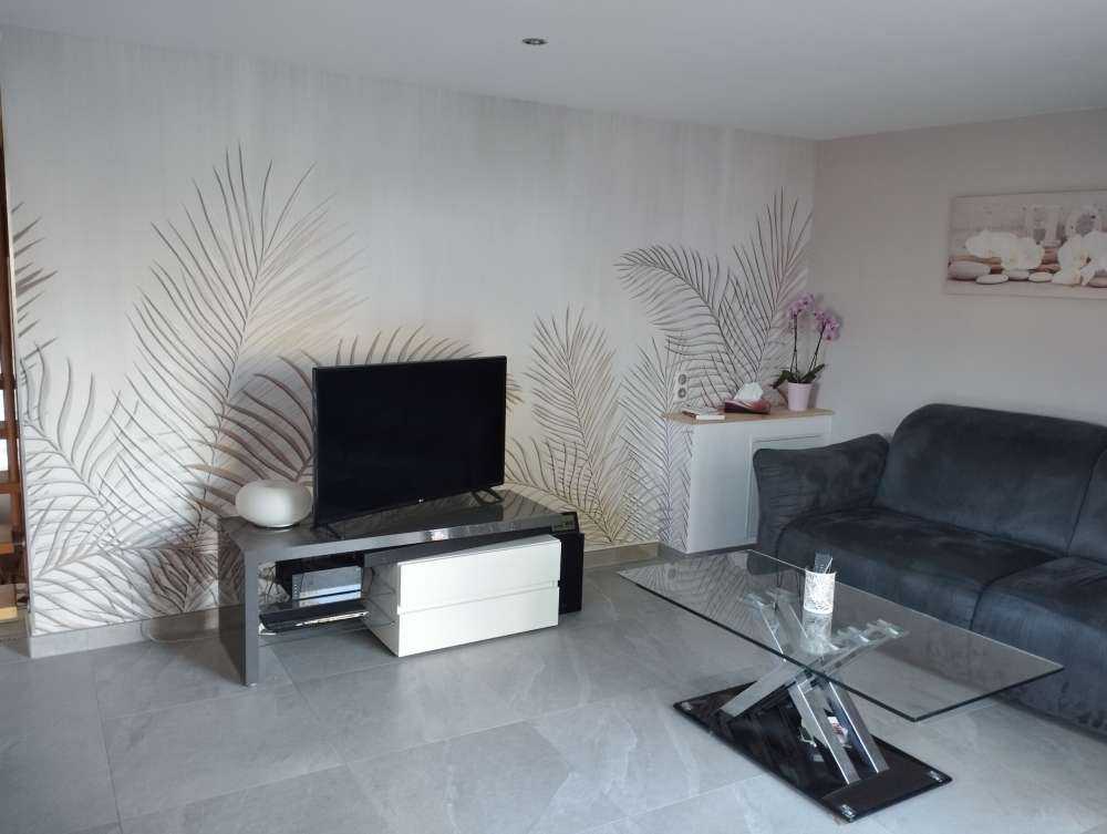 Liście palmy w kolorze beżowym