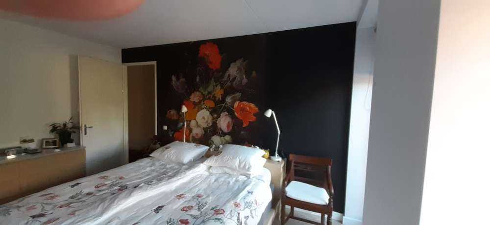 Martwa natura z kwiatami i zegarkiem