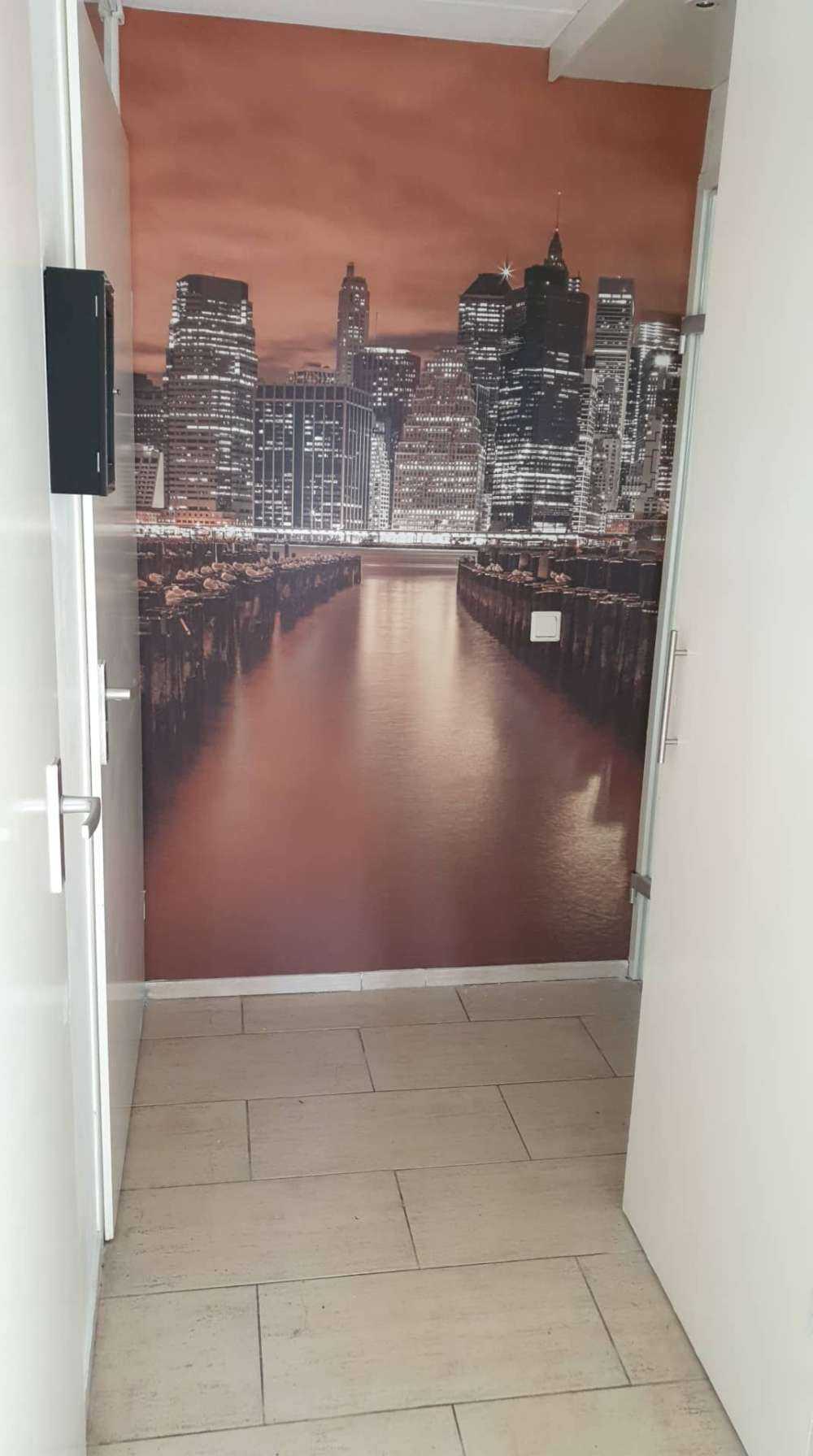 Linia brzegowa Manhattanu z falochronami