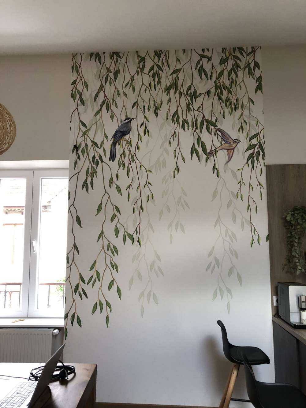 Zielone zwisające gałęzie