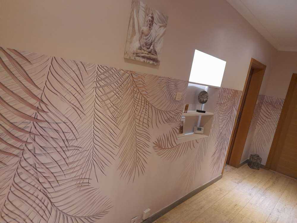 Liście palmy w kolorze beżowym