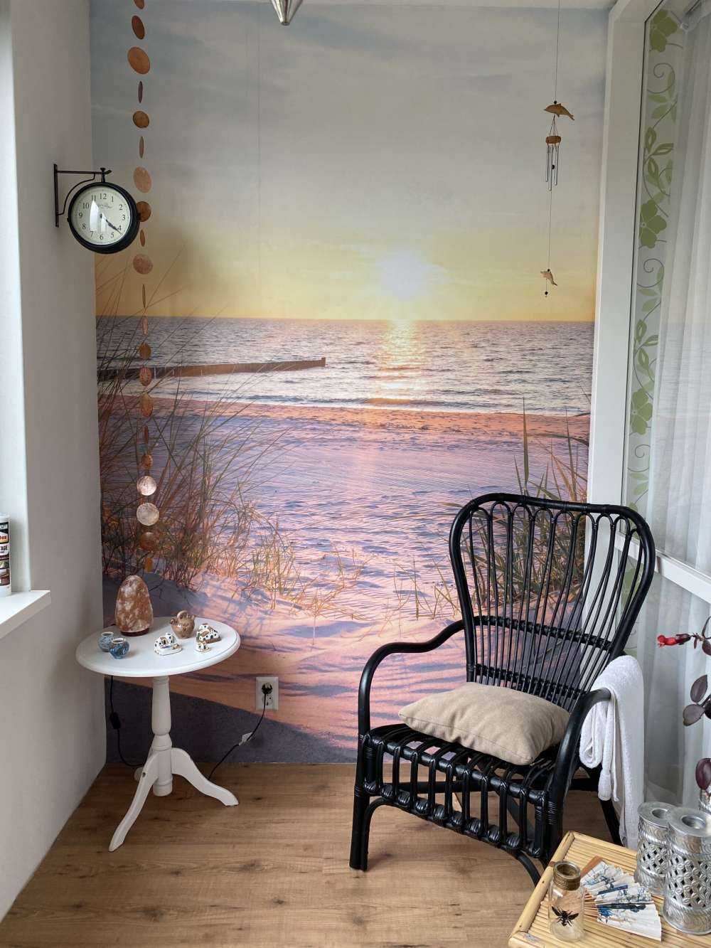 Plaża wydmowa przy zachodzie słońca