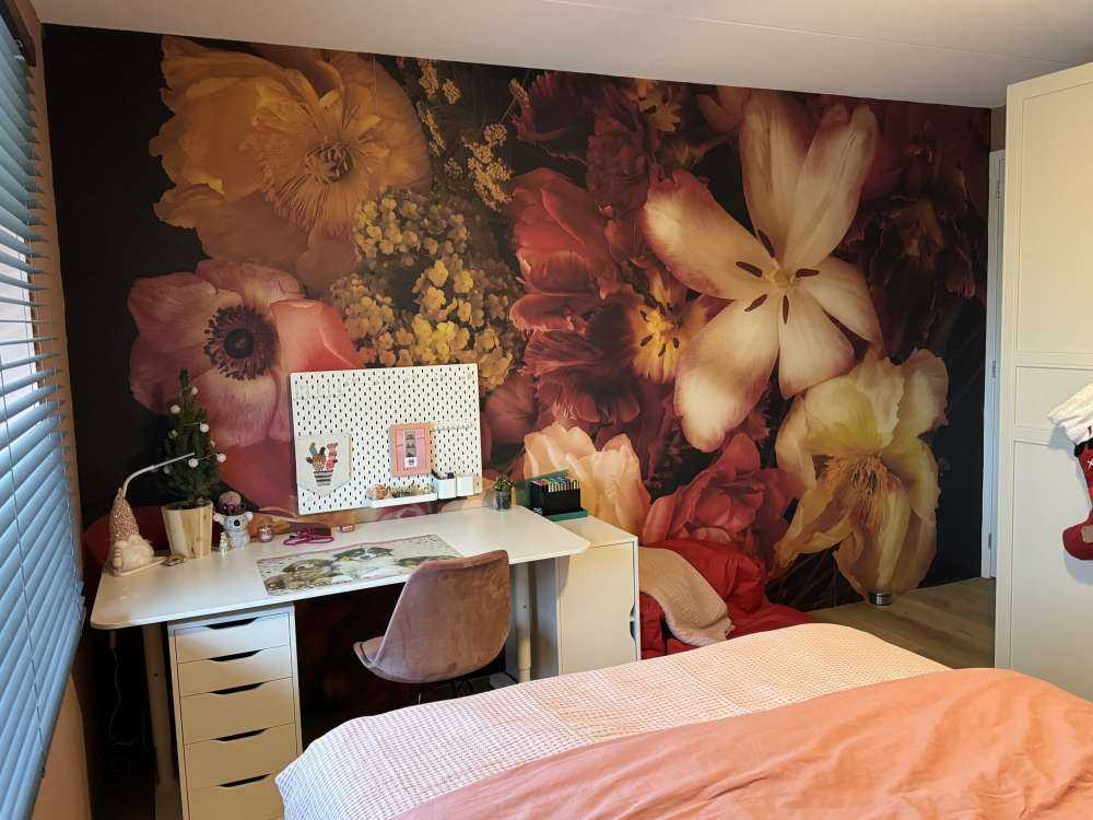 Piękny i kolorowy wianek z kwiatów