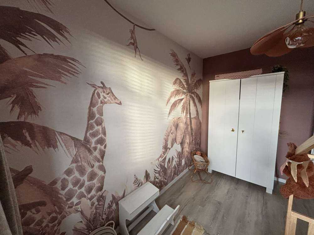 Różne zwierzęta z dżungli w kolorze taupe