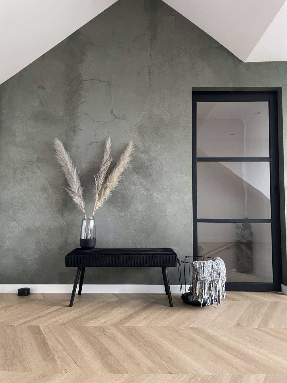 Zielony beton z zamaszystymi pęknięciami