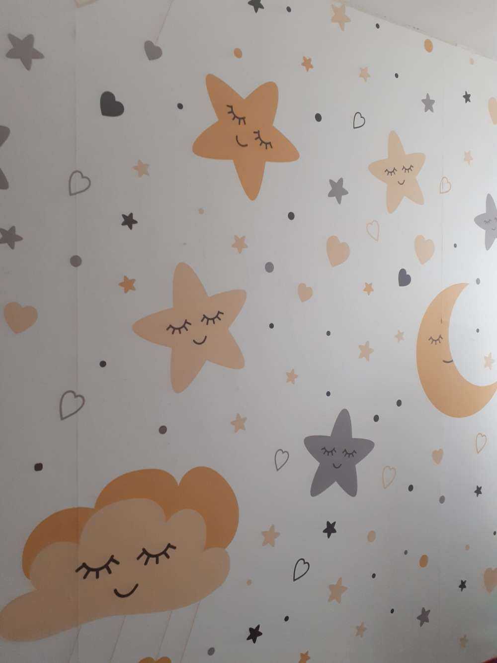 Chmury, księżyce i gwiazdy