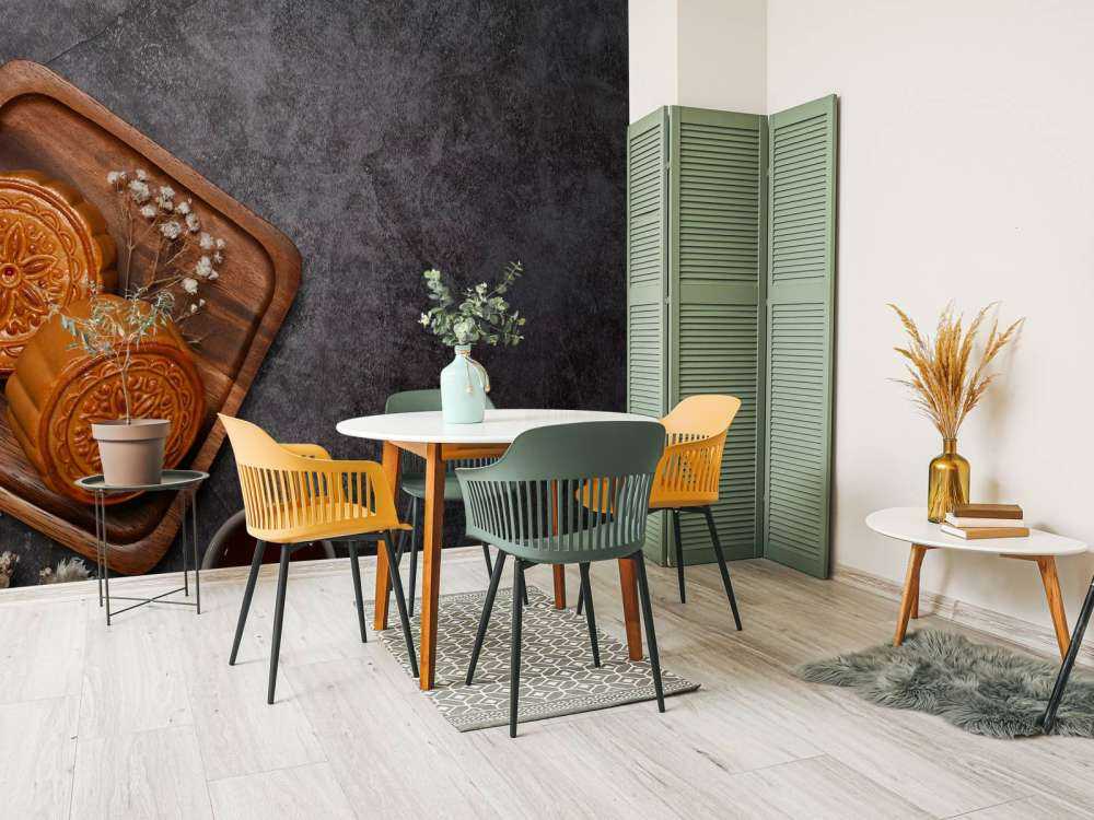 Ciastka księżycowe na czarnym blacie