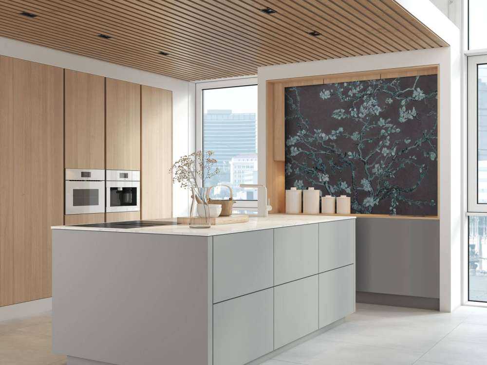 Kwiat migdałowca z niebieskim odcieniem