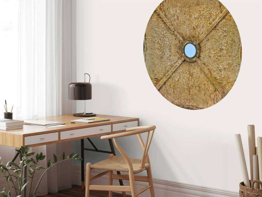 Stary budynek z filarami