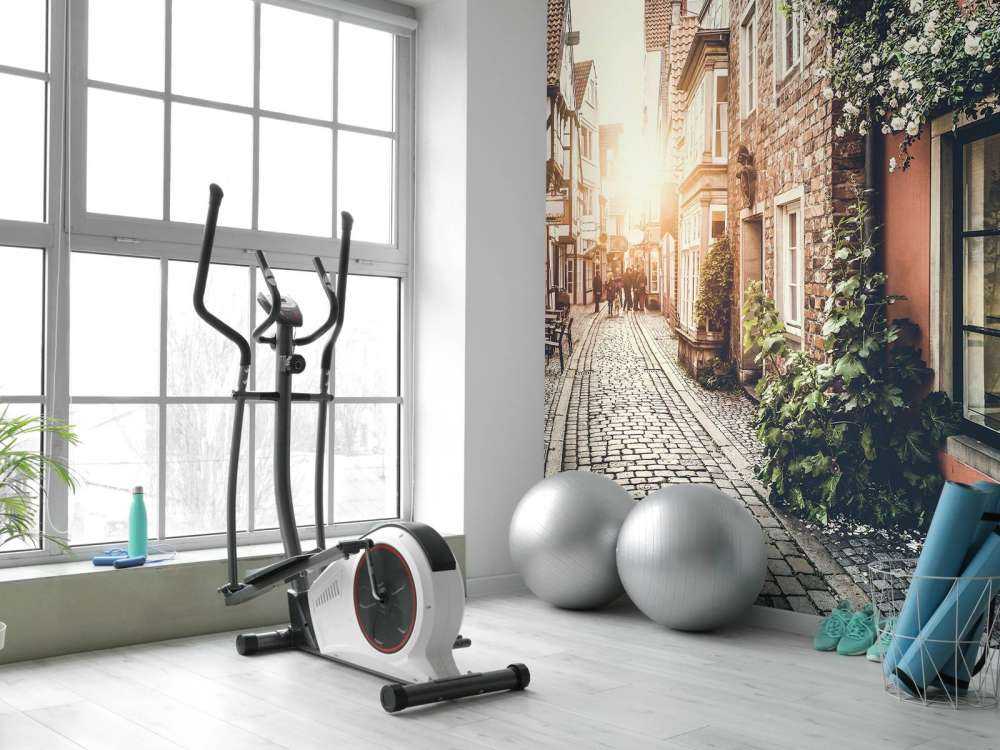 Zachód słońca na starej ulicy