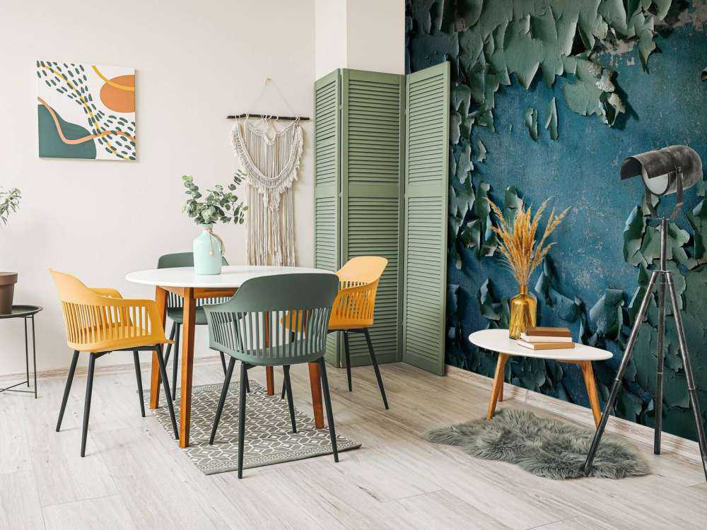 Ściana pomalowana farbą o zwietrzałej strukturze