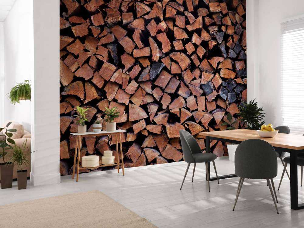 Rozłupywanie i układanie drewna w stosy